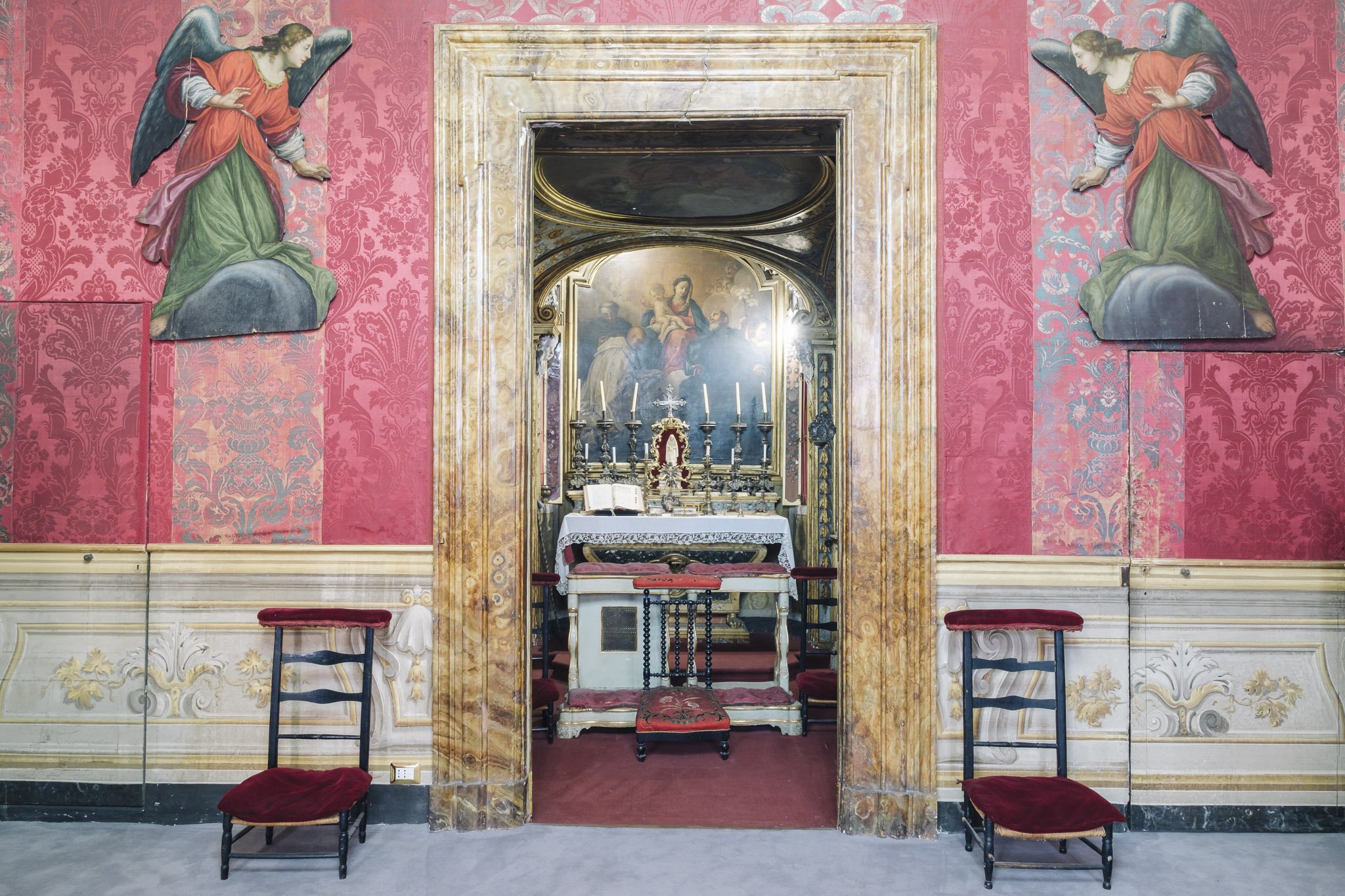 THE CHAPEL HALL Palazzo Patrizi Montoro